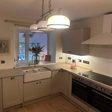 度假居 Rose Cottage, Cosy South District Retreat 阿尔弗斯顿