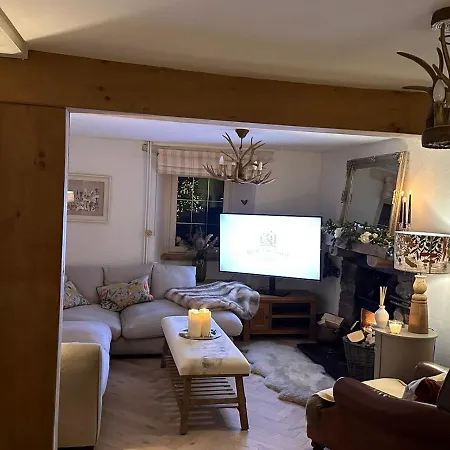 度假居 Rose Cottage, Cosy South District Retreat 阿尔弗斯顿